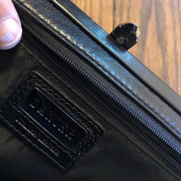 Danier leather clutch - Picture 3 of 3